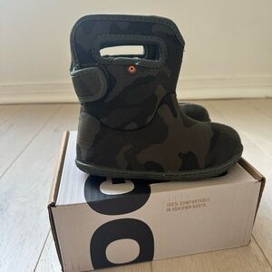 SOLD Bogs kids waterproof winter boots
